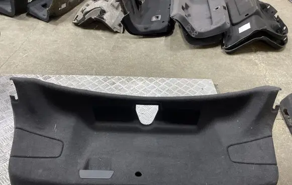 Audi A3 S3 8V Tailgate/boot cover trim set 8V5867975E