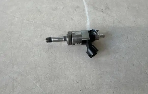Ford Mustang VI Fuel injector Jr3e9g929bb