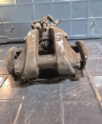 Mercedes-Benz E W211 Rear brake caliper A2205453028