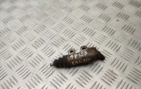Toyota Avensis T250 Clutch slave cylinder 