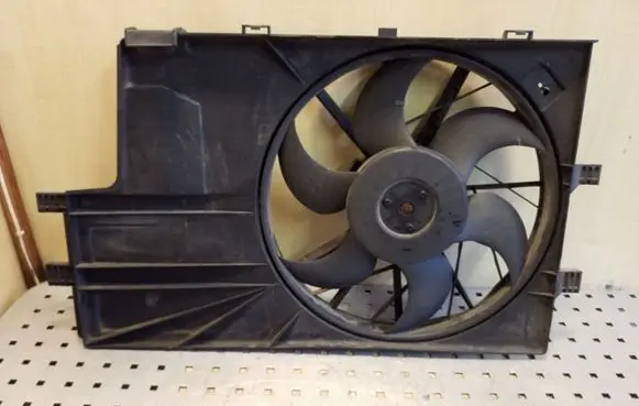Mercedes-Benz A W168 Radiator cooling fan shroud 1685000193