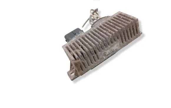 Renault Megane III Glow plug pre-heat relay 8200558438A 8200558438
