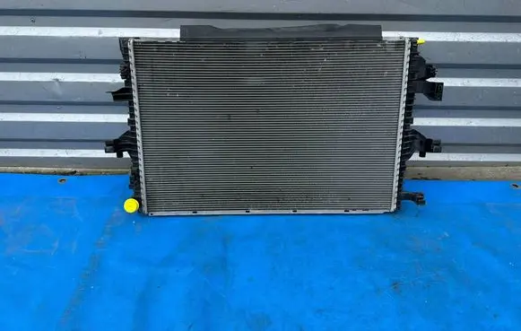 Volkswagen Transporter - Caravelle T6 Coolant radiator 7E0121253F HR200F7B1A06 70121253F