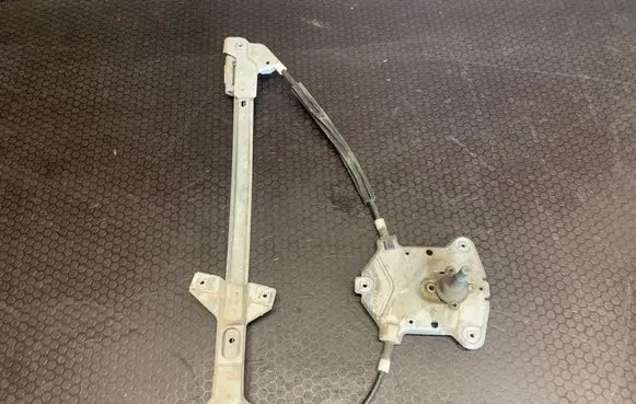 Audi 100 S4 C4 Front door manual window regulator 4A0837399A