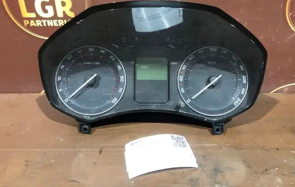 Skoda Octavia Mk2 (1Z) Speedometer (instrument cluster) 1Z0920820D