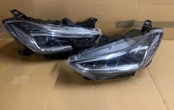 Maserati Ghibli Headlights/headlamps set 00670100984 00670100988