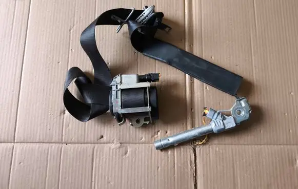 Citroen C3 Picasso Front seatbelt 96817083XX 04102012