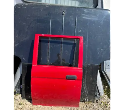 Mitsubishi L200 Rear door
