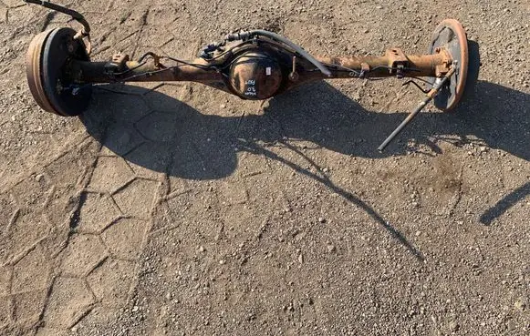 Toyota Hilux (AN10, AN20, AN30) Rear axle beam with reductor 