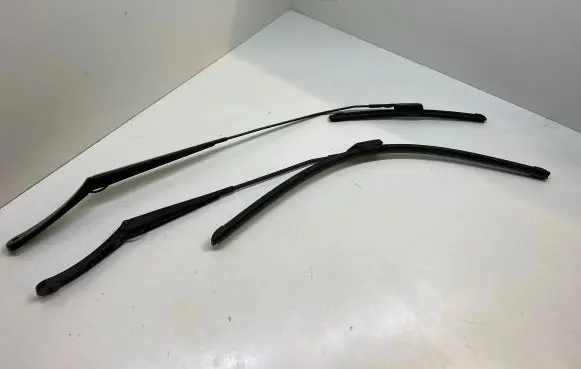 Ford Fiesta Windshield/front glass wiper blade H1BB17526BB