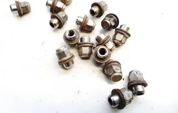 Toyota Yaris Nuts/bolts 