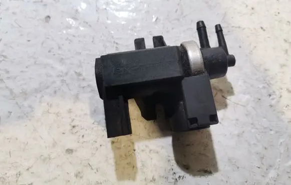Audi A4 S4 B6 8E 8H Turbo solenoid valve