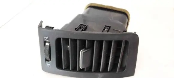 Toyota Corolla Verso E121 Dash center air vent grill