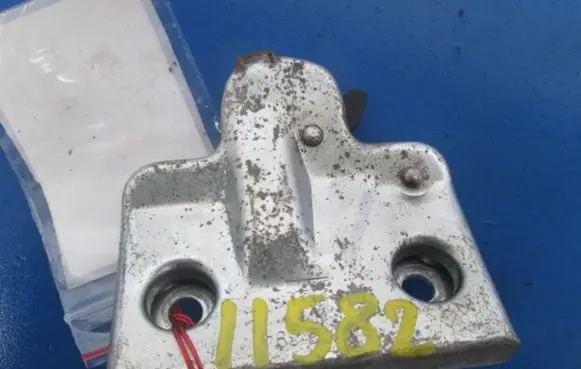 Opel Vectra A Tailgate/trunk/boot lock/catch/latch