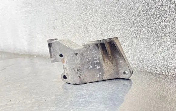 Opel Astra H Generator/alternator bracket 90571112