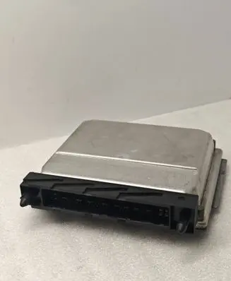Volvo V70 Engine control unit/module 08677708A 0000104499