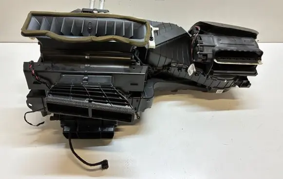 Audi A5 8T 8F Interior heater climate box assembly 8T1820005Q