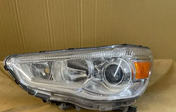 Mitsubishi ASX Headlight/headlamp 8301C881