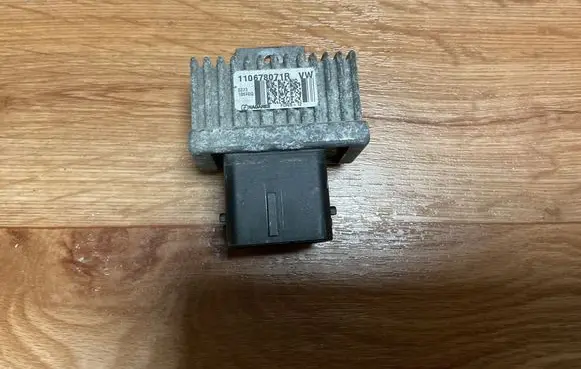 Renault Megane III Glow plug pre-heat relay 110678071R
