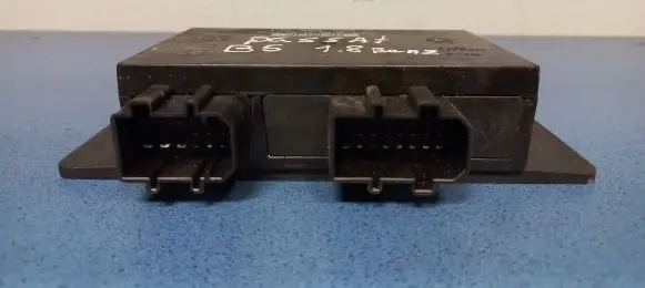 Volkswagen PASSAT B5 Comfort/convenience module 1J0959799J