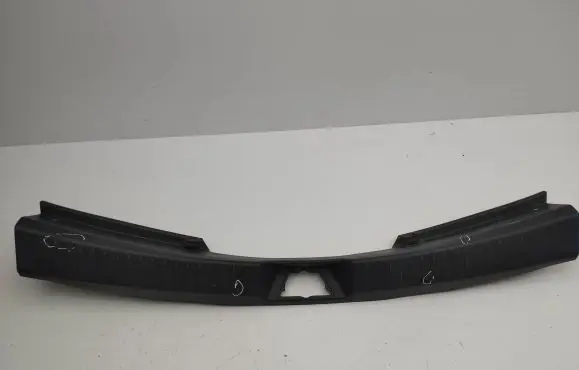 Trunk/boot sill cover protection