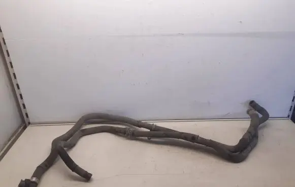 Volvo V70 Engine coolant pipe/hose