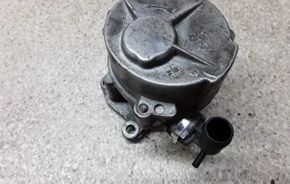Renault Espace III Vacuum pump