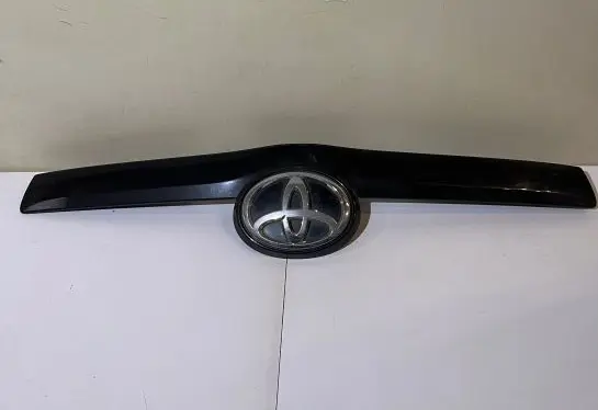 Toyota Verso Tailgate trim 76811-0F050