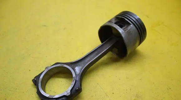 Audi A6 S6 C4 4A Piston with connecting rod 077B