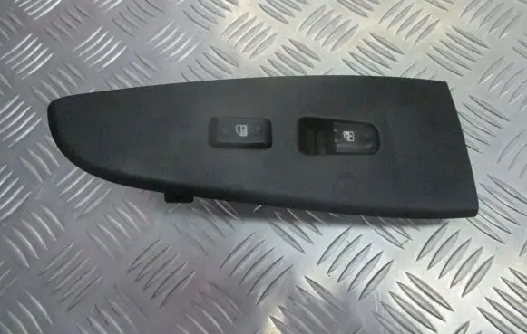 Hyundai Elantra Electric window control switch
