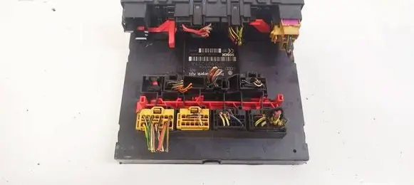 Audi A3 S3 8P Comfort/convenience module 8P0907279A F005V00219