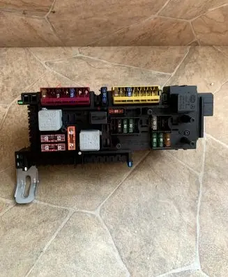 Mercedes-Benz C W204 Fuse box set 016706581