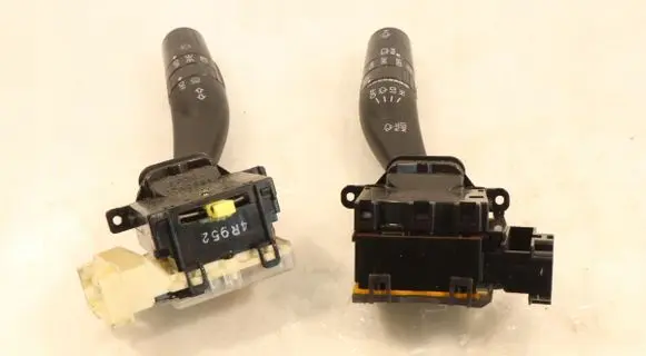 Subaru Impreza III Light switch 4R952