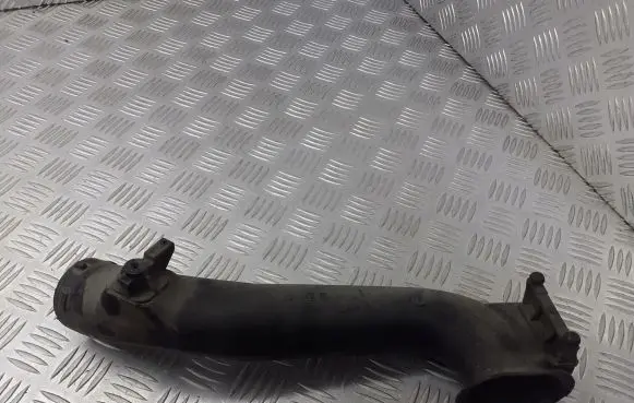 Opel Zafira B Air intake hose/pipe 55351756