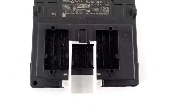 Volkswagen PASSAT B9 Comfort/convenience module 5WA937084AD