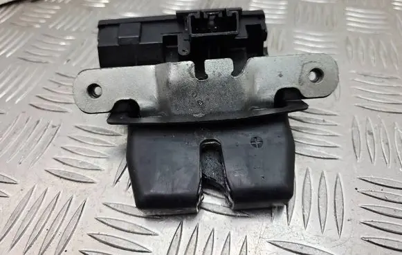 Ford Fiesta Tailgate/trunk/boot lock/catch/latch 8A61A442A66BE