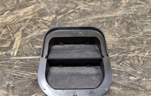 Alfa Romeo Stelvio Quarter panel pressure vent 
