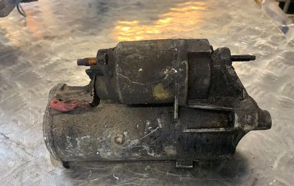 Renault Megane II Starter motor 8200075362