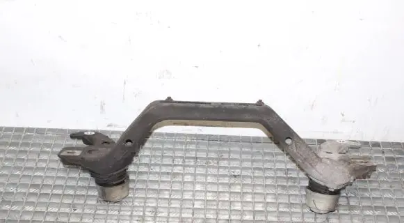 Audi Q7 4L Engine mounting bracket 7L0199207A