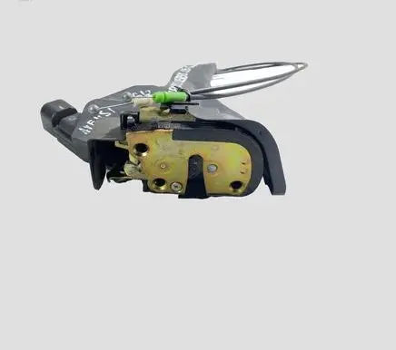 Toyota Avensis Verso Rear door lock 124C3005