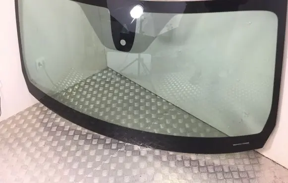 Chevrolet Tahoe Front windscreen/windshield window 43R012323 E000218