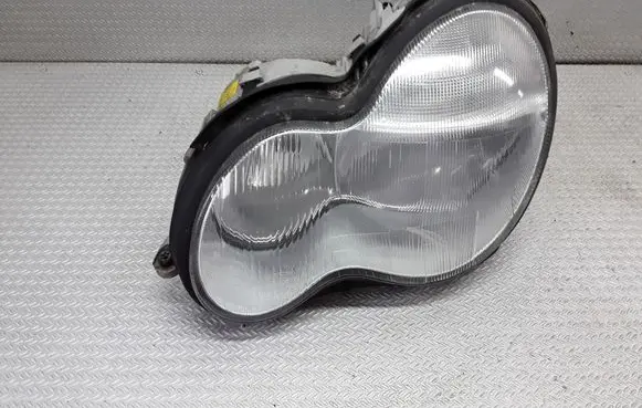 Mercedes-Benz C W203 Headlight/headlamp 0301166601