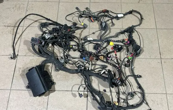 Volkswagen Touran III Engine installation wiring loom 5TA921903E 2A1AK08 042703100302