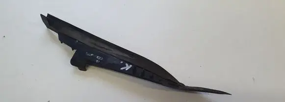 Toyota Avensis T270 Wiper trim