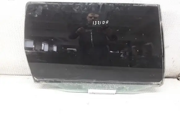 Volvo V70 Rear door window glass