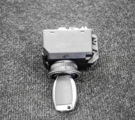 Mercedes-Benz E W212 Ignition lock 10102200 A2189053501