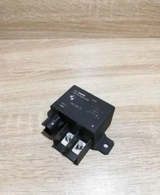 BMW X5 E70 Glow plug pre-heat relay 7661503