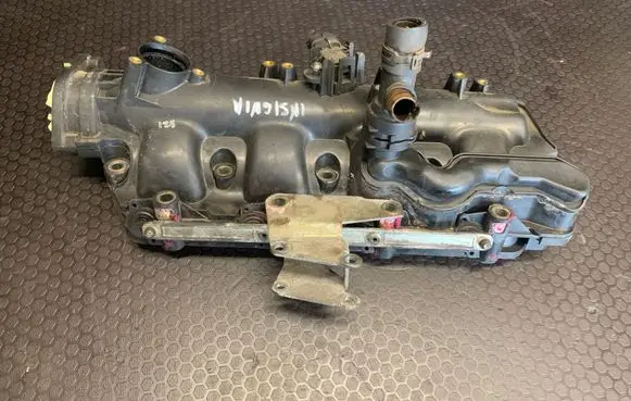 Opel Insignia A Intake manifold 55571993 18108746