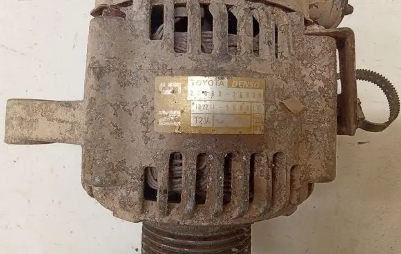 Toyota Hilux (N140, N150, N160, N170) Generator/alternator 2706030020