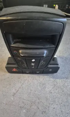 Renault Laguna III Climate control unit 275100001R B9E18315
